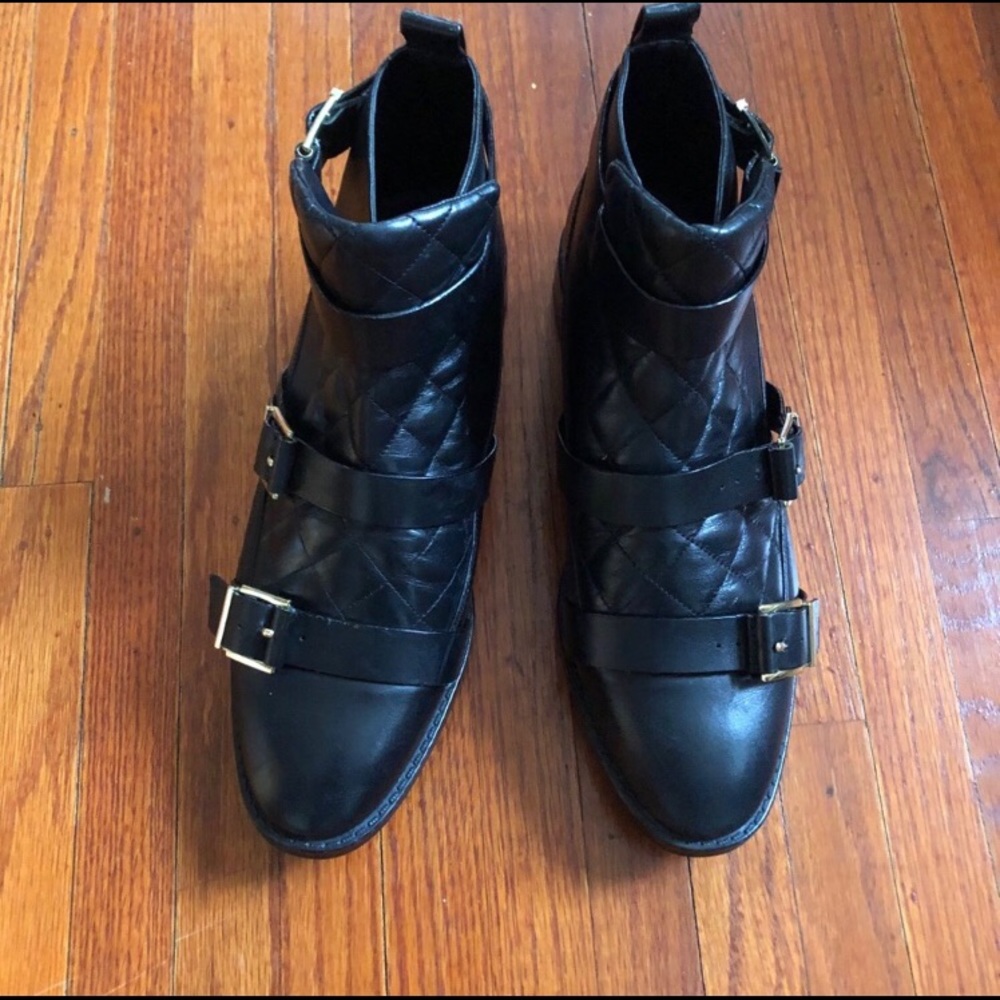 Zara Chelsea  Black Quilted Leather boots size 9.5